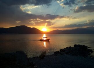 Talking with the Vali